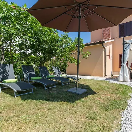 Paola Apartment